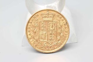 A VICTORIA YH SHIELD BACK SOVEREIGN, 1875, 7.9g (Est. plus 20% premium)