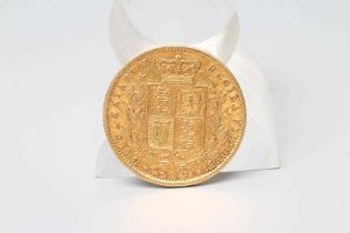 A VICTORIA YH SHIELD BACK SOVEREIGN, 1861, 7.9g (Est. plus 20% premium)