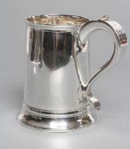 A GEORGE III PROVINCIAL SILVER MUG, maker Langlands and Robertson, Newcastle 1792, of plain tapering