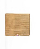 A 9CT GOLD CIGARETTE CASE of plain oblong form with ribbed exterior, the raised thumbpiece with a