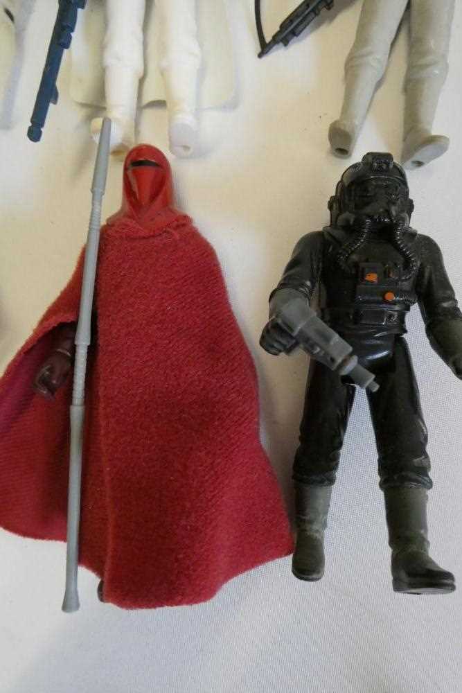 10 Star Wars figures and accessories, comprising Darth Vader, The Emperor, Emporer's Royal Guard, - Image 5 of 6