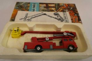 Corgi Simon Snorkel Fire engine, boxed with instructions, excellent