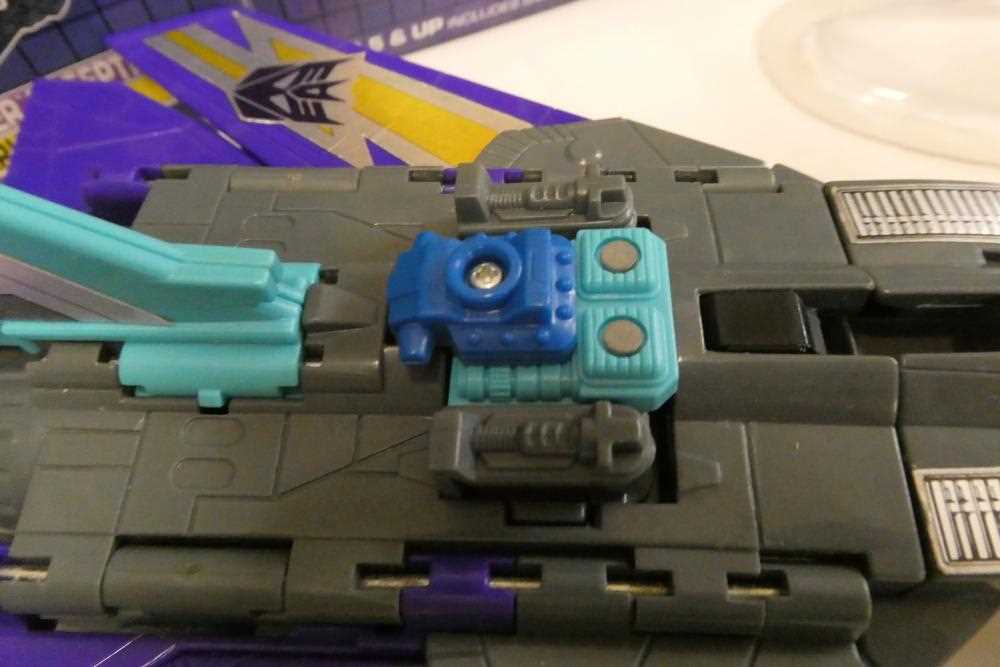 Tranformers Powermaster Decepticon Darkwing, boxed, figure fair, box af - Image 3 of 3