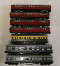 EFE London Underground train (unpowered), two Hornby Coronation coaches and one GWR Clear Story
