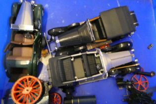 Three Franklin Mint 1/25th scale Classic cars, all items have some damage, and some parts of a