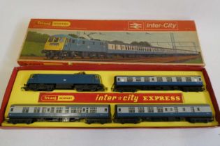 Triang Hornby R644 Inter-city Train set with EM1 electric locomotive and three coaches, box fair,