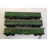 Hornby Dublo 2 rail SR EMU with centre and driving coaches, some rust showing under paintwork of all