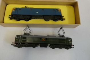 Triang electric locomotive AURORA in BR green, one pantograph damaged, condition good+ and Triang