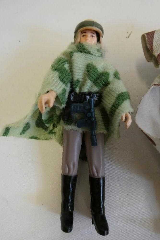 3 Star Wars figures, comprising Princess Leia Organa in comba poncho, Hans Solo in trench coat and - Image 2 of 4