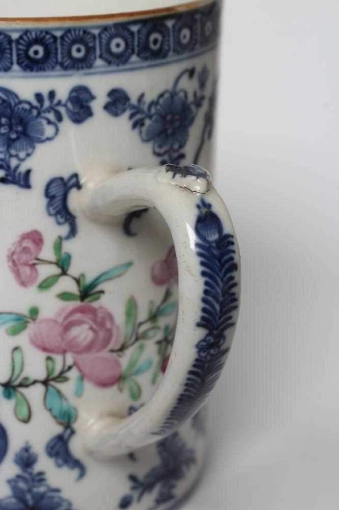 A COLLECTION OF CHINESE FAMILLE ROSE PORCELAIN comprising two cylindrical mugs painted with figures, - Image 3 of 11