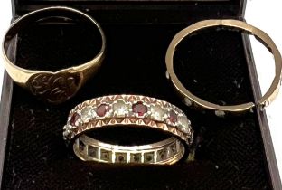 Three 9 carat gold rings. Total weight 5.1gm.