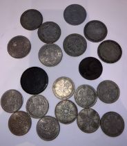 Coins to include Half Crowns, One Florins and a cartwheel etc, mostly pre 1947.