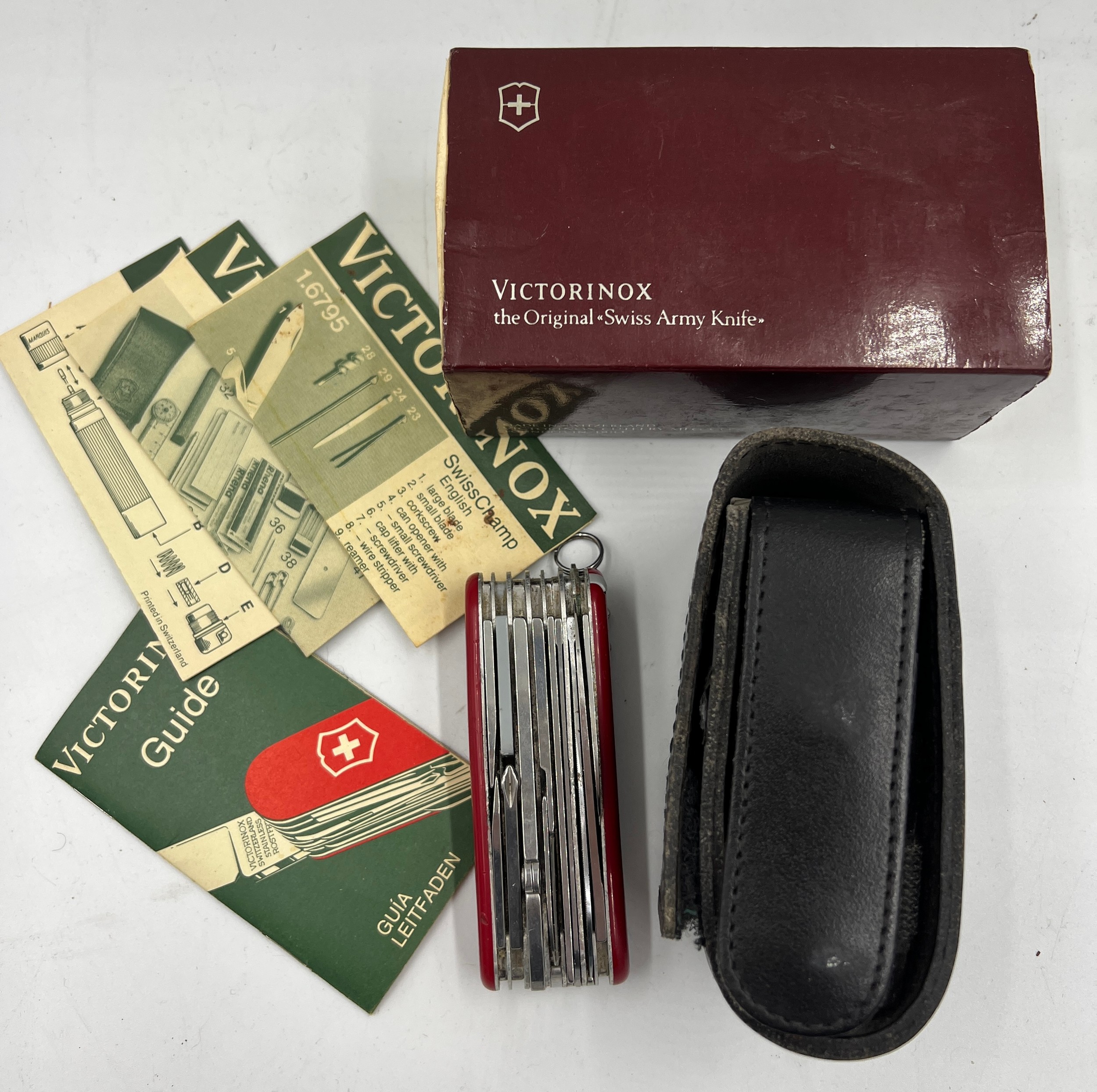 A Victorinox Swiss Army utility knife and accessories in fitted leather case and original box and - Image 6 of 6