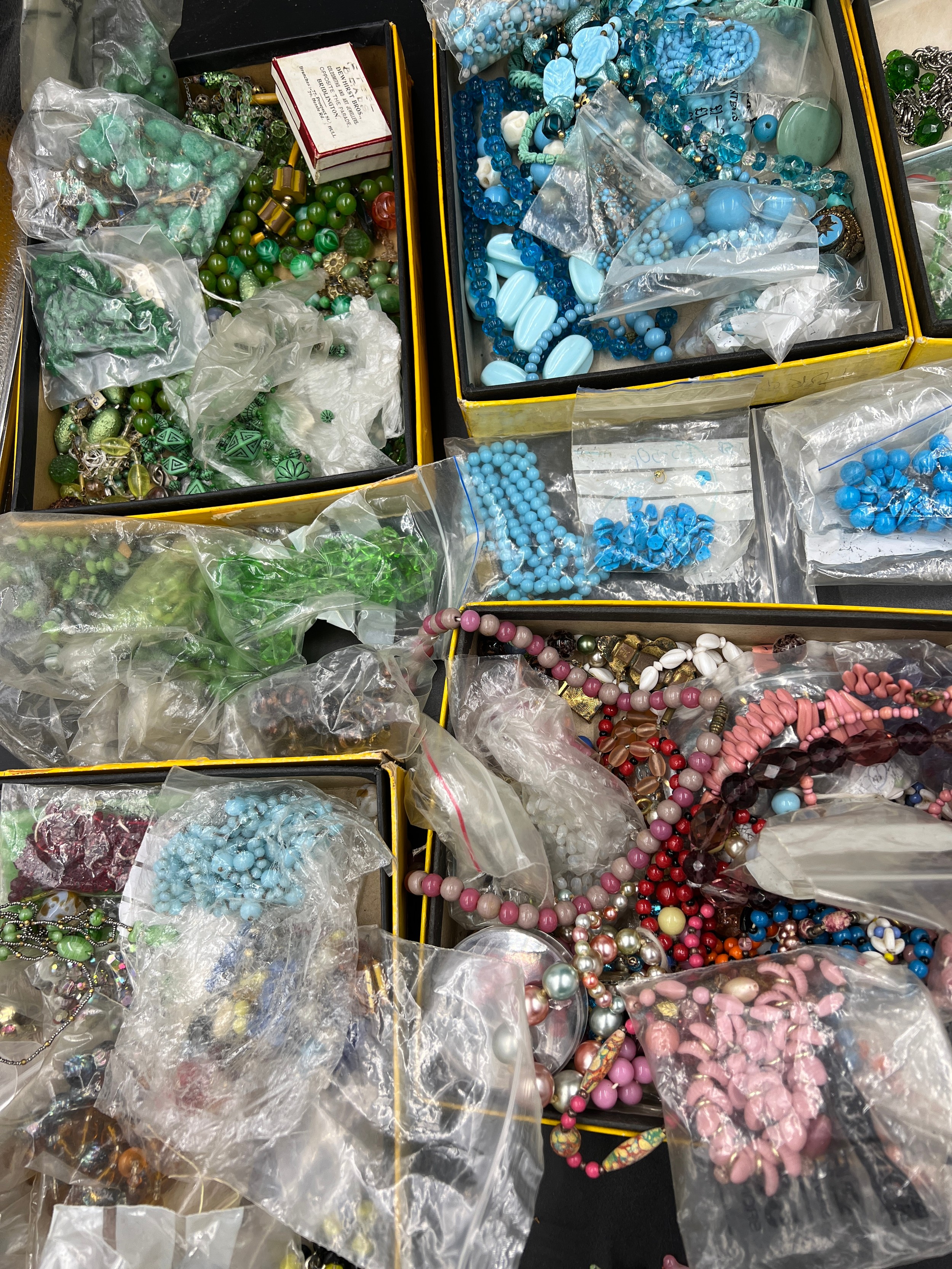 A large collection of various vintage glass and other coloured beads. Some in need of re threading. - Image 4 of 4