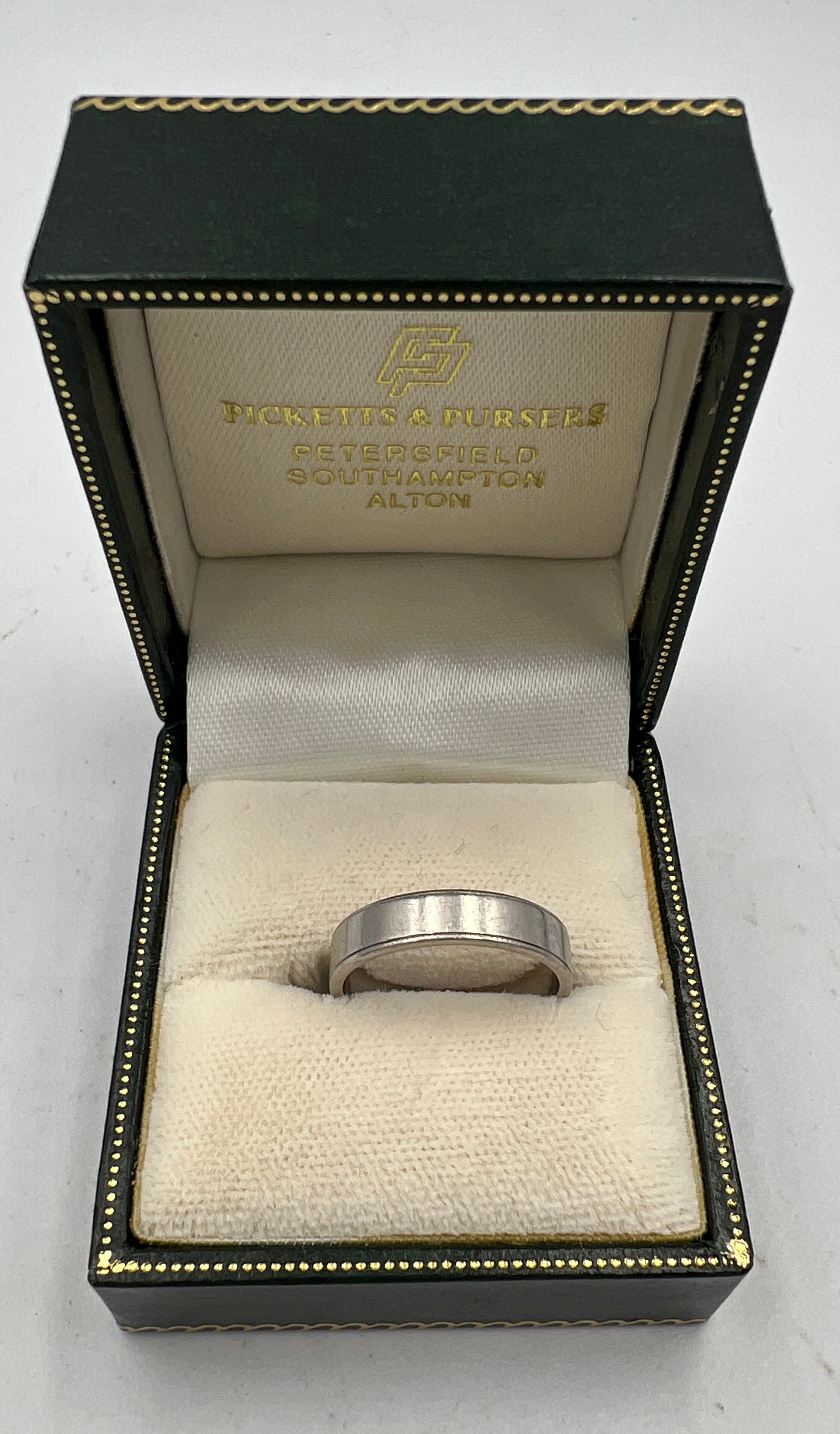 A platinum wedding band, size M. Weight 5.2gm. - Image 2 of 2