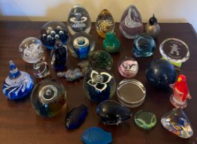 A quantity of glass comprising paperweights to include Caithness and Isle of Wight plus others and