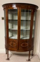 A fine quality Edwardian mahogany inlaid demi-lune display cabinet on square tapered legs. 114cm w x