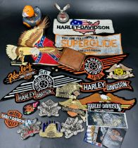 Harley Davidson interest : badges and patches, iron/sew on, six buckles, leather and metal cigarette