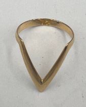 A 18 carat gold ring, size P, Weight 2.4gm.