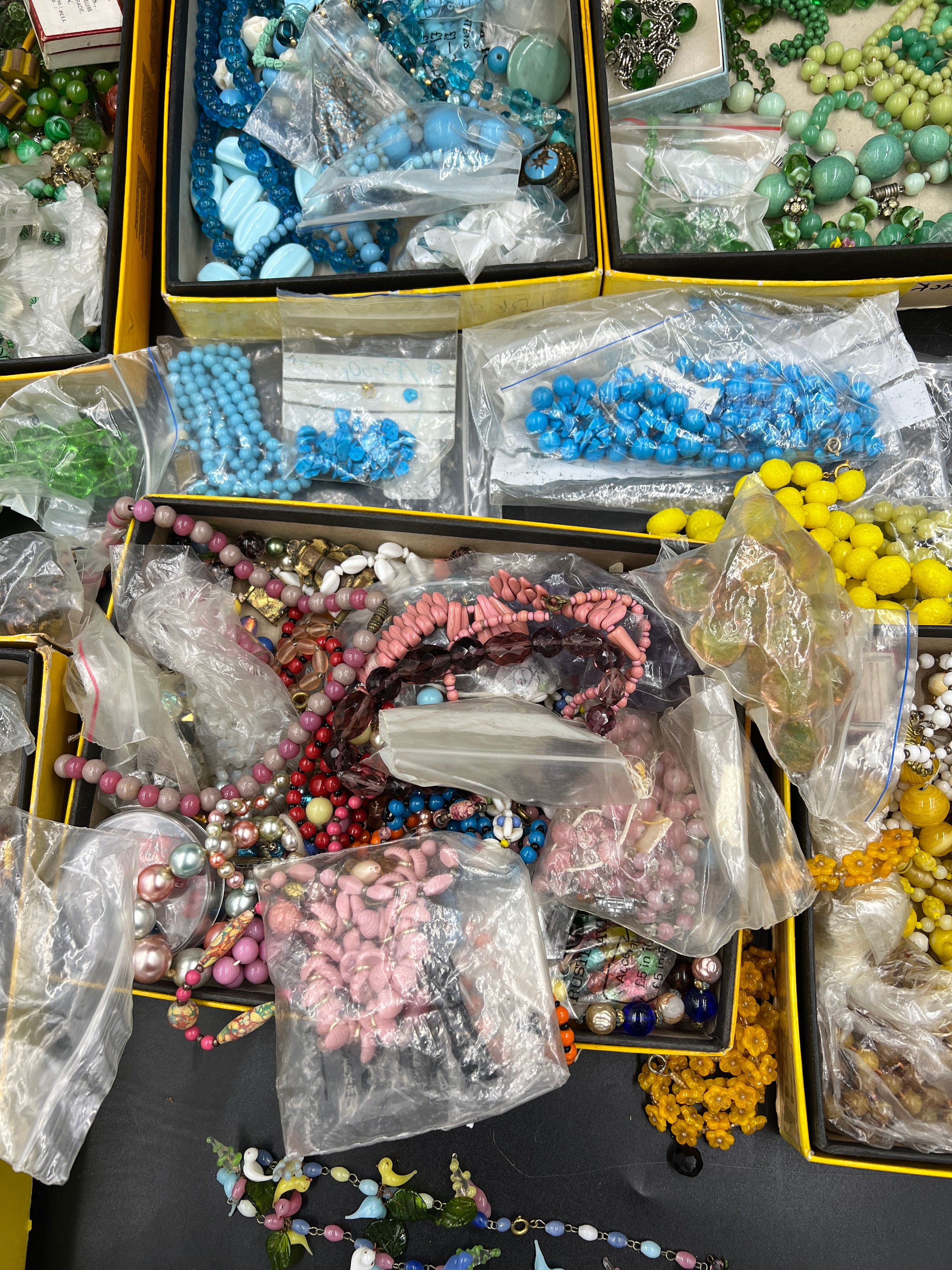 A large collection of various vintage glass and other coloured beads. Some in need of re threading. - Image 3 of 4