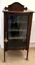 An Edwardian mahogany inlaid single glazed door display cabinet. 115cm h x 54cm w x 40cm d.