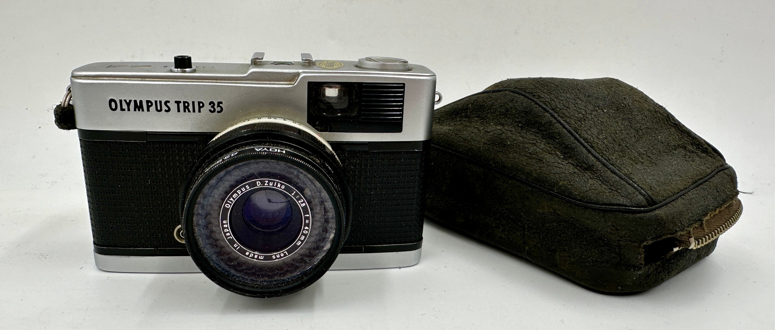 An Olympus Trip 35mm camera. - Image 2 of 6