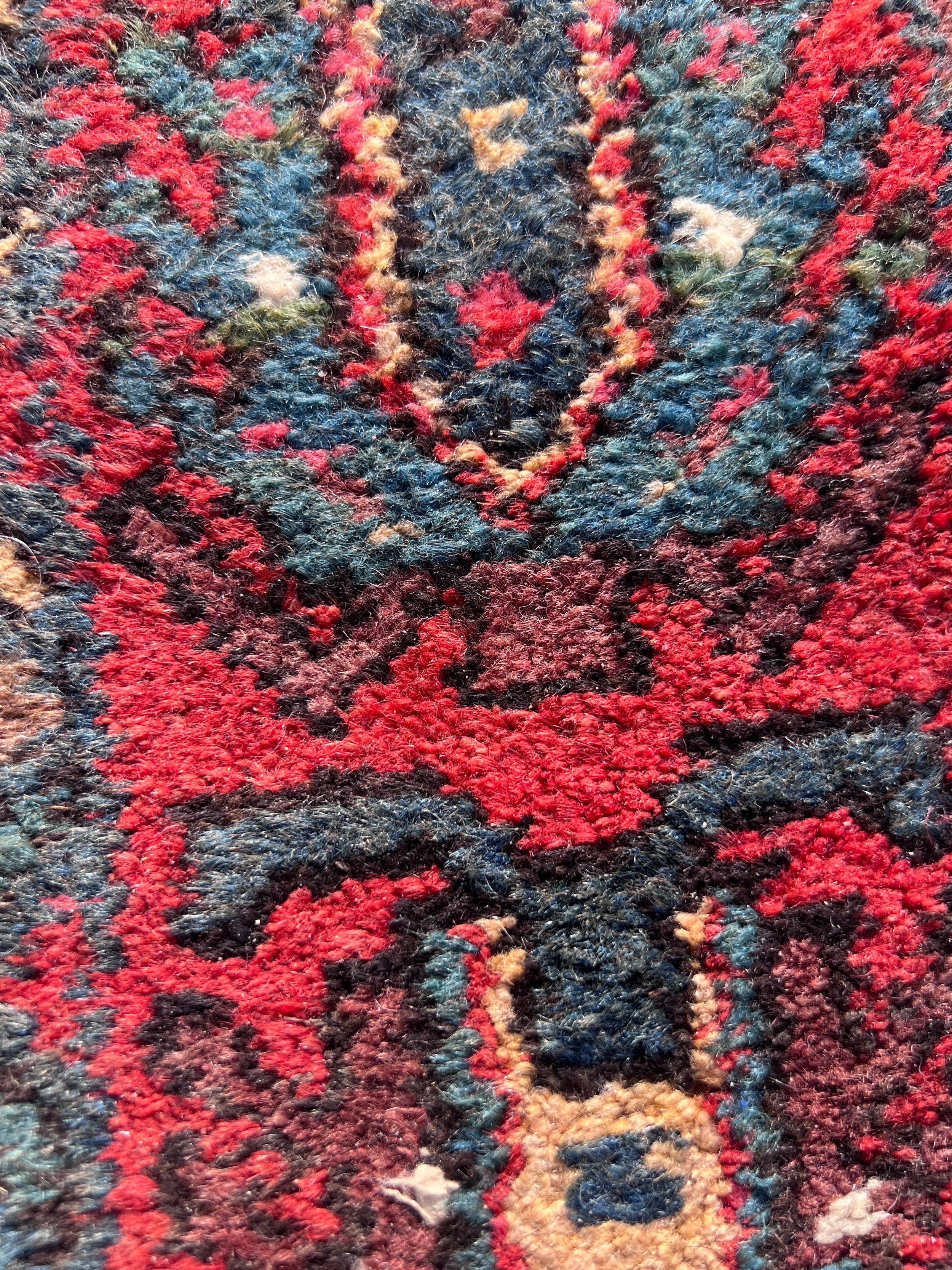 A red ground wool carpet runner 273 x 80cm. - Bild 7 aus 8