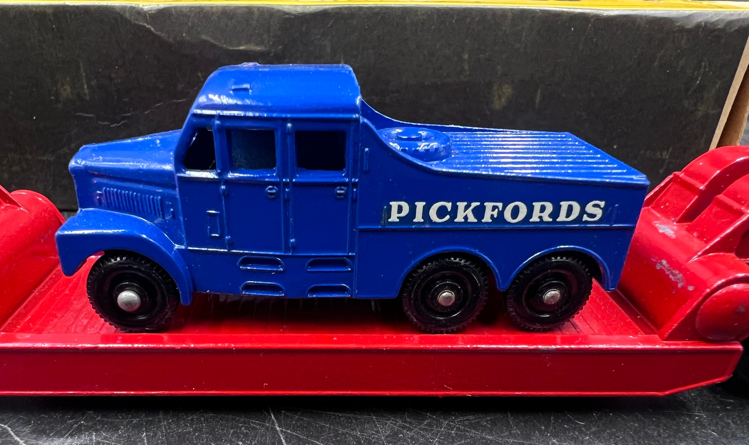 A boxed Lesney 'Matchbox' series M-6 Major pack Pickfords 200 ton transporter, dark blue tractor - Image 6 of 8