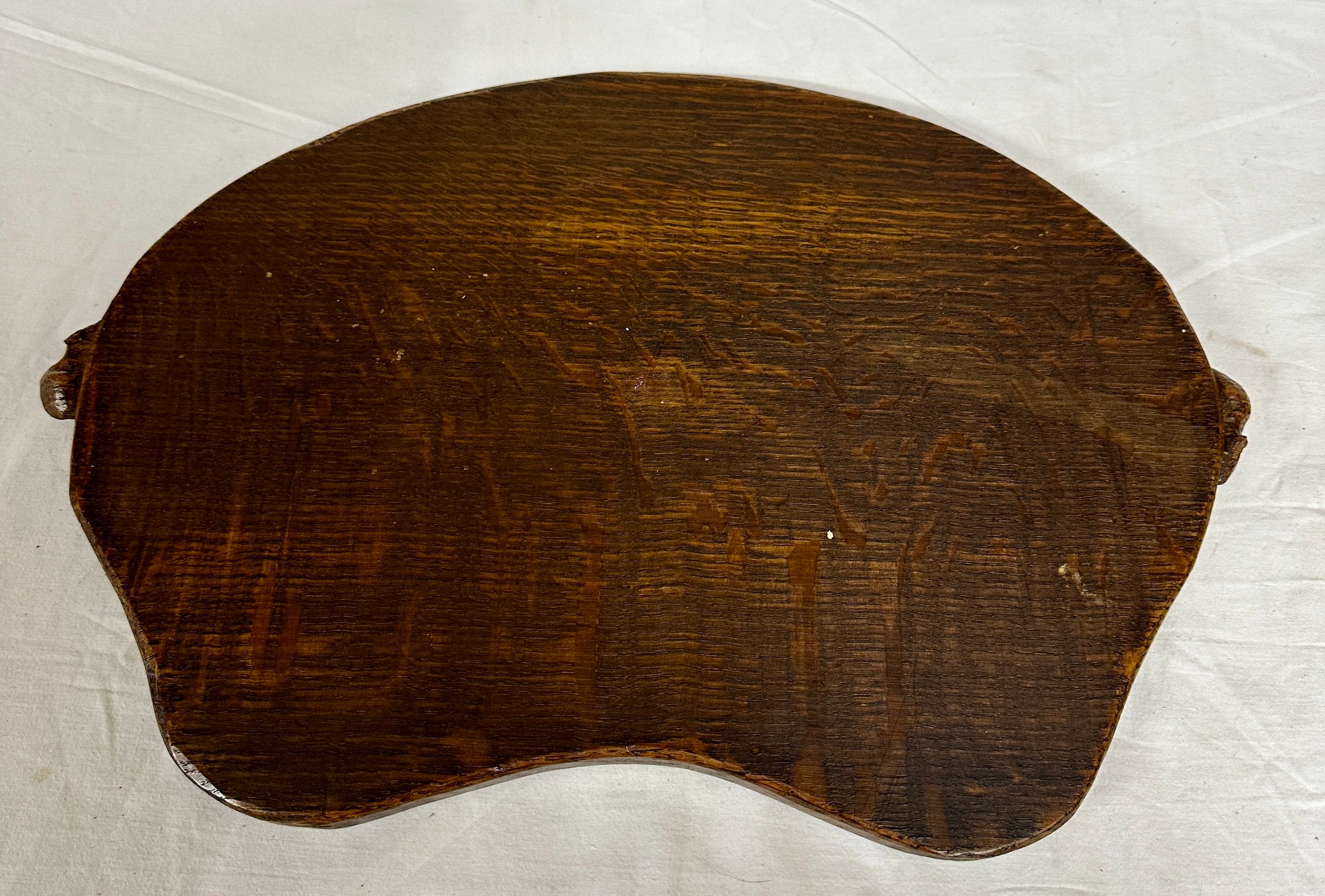 Robert Thompson 'Mouseman'- adzed oak kidney shaped tea tray with carved mouse signature handles. 47 - Image 4 of 4