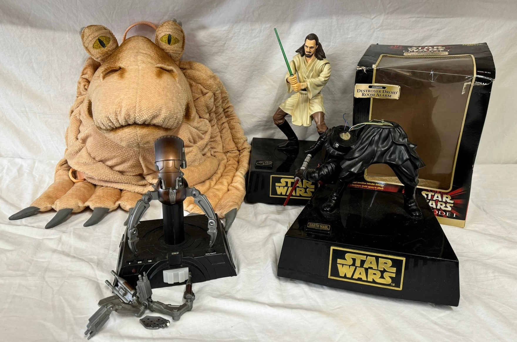 Three Star Wars room alarms to include Qui -Gon Jinn, Darth Maul and Destroyer Droid along with a