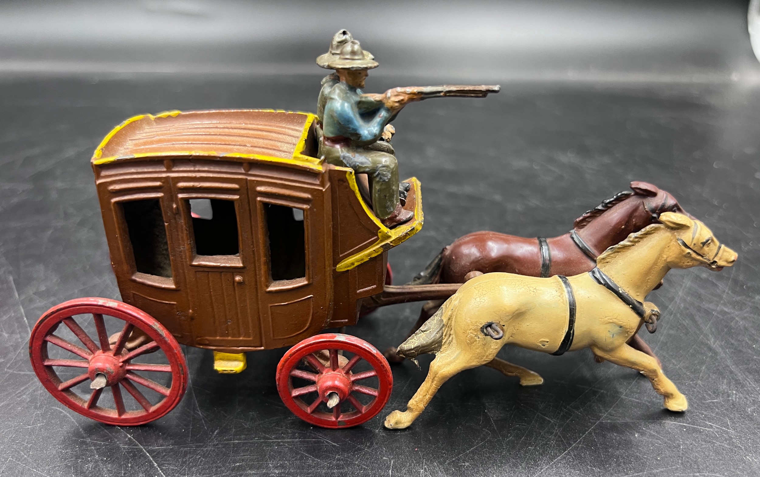 A boxed John Hill and Co Johillco boxed miniature Stage Coach comprising of a brown coach with red - Bild 3 aus 7