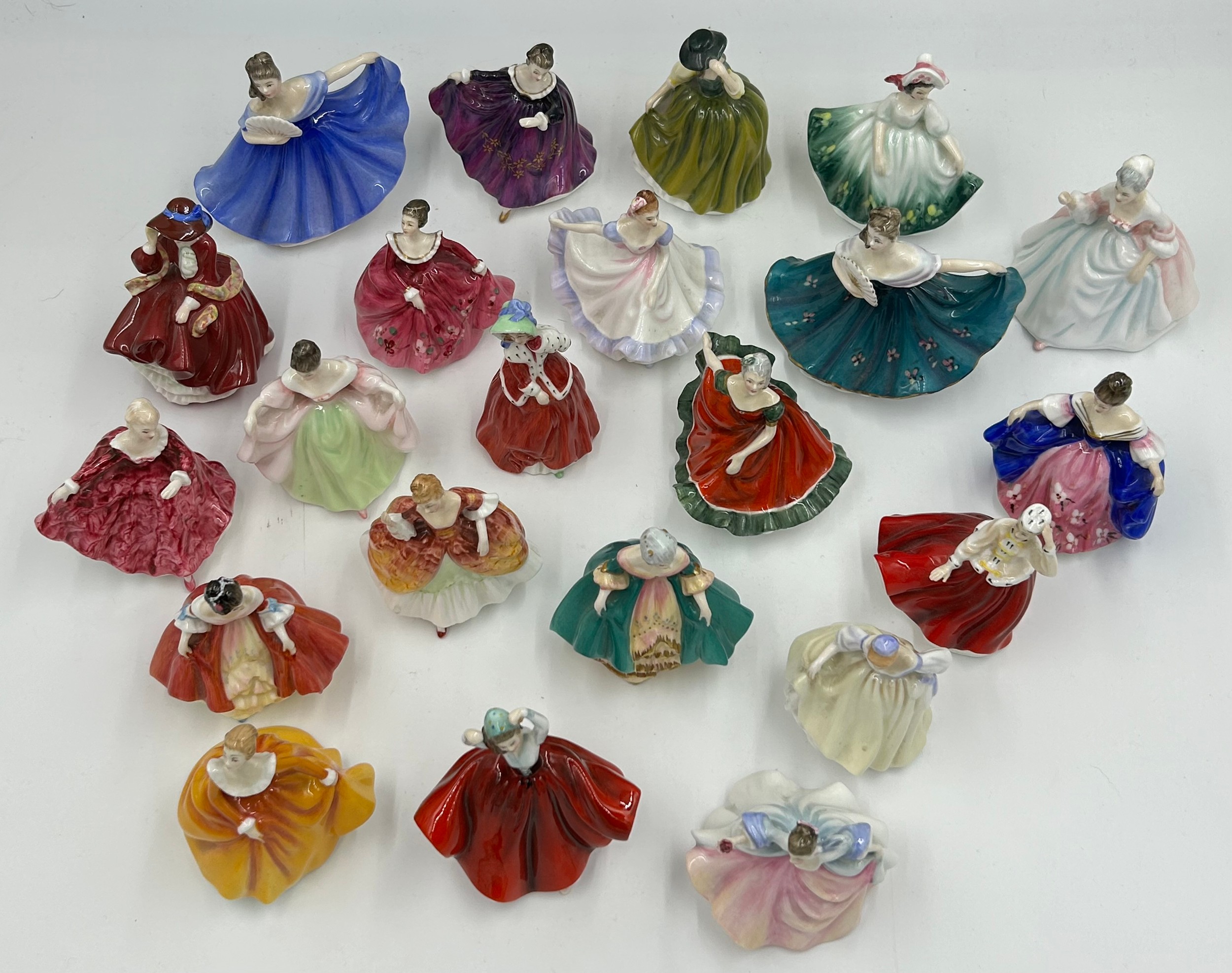 A collection of 22 miniature Royal Doulton figurines, Rebecca HN 3414, Top of the Hill HN 3499, - Image 5 of 6