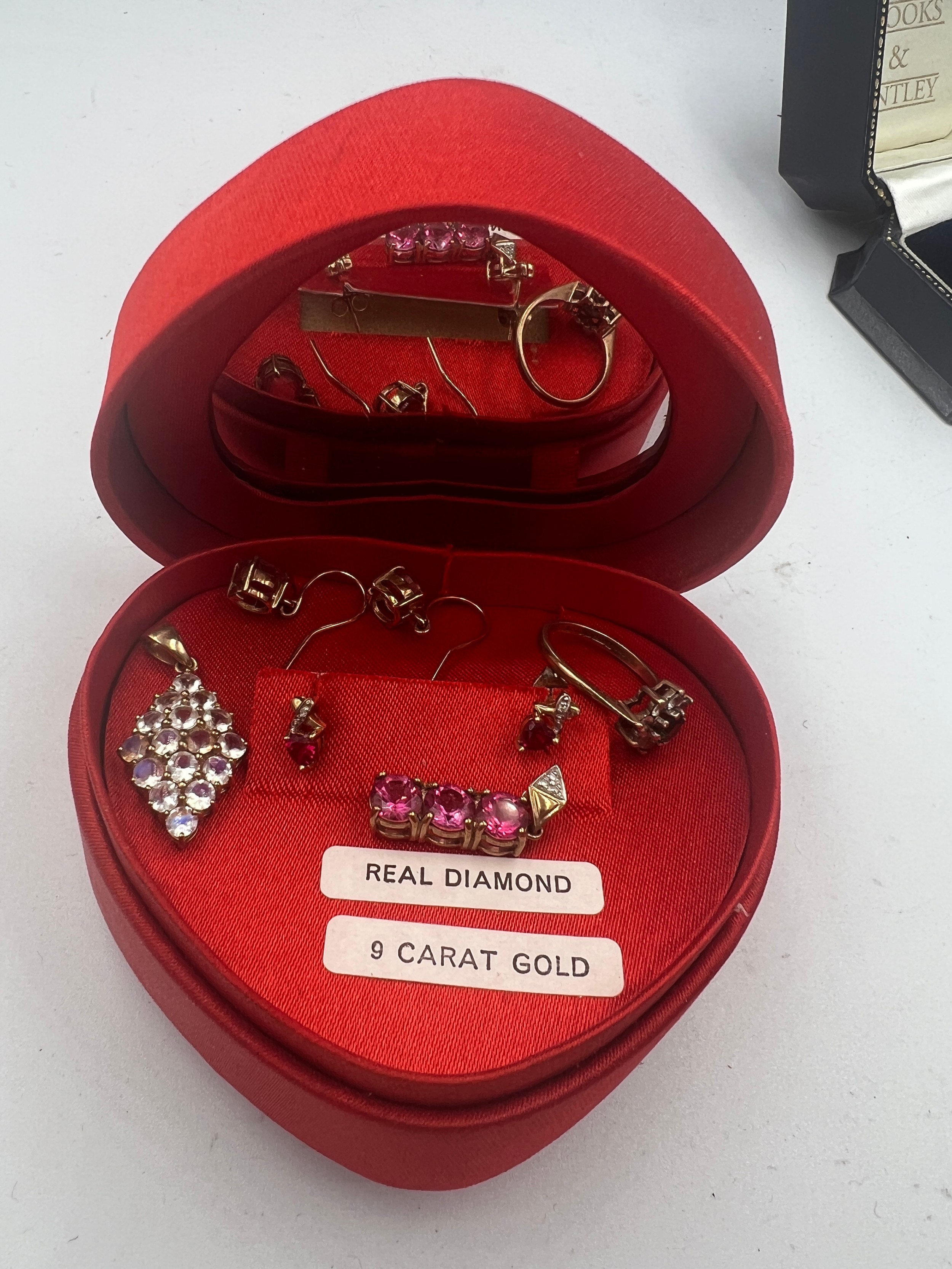 Jewellery to include 2 pairs of 9 carat gold mounted earrings, 2 x 9 carat gold gem set pendants and - Image 2 of 2