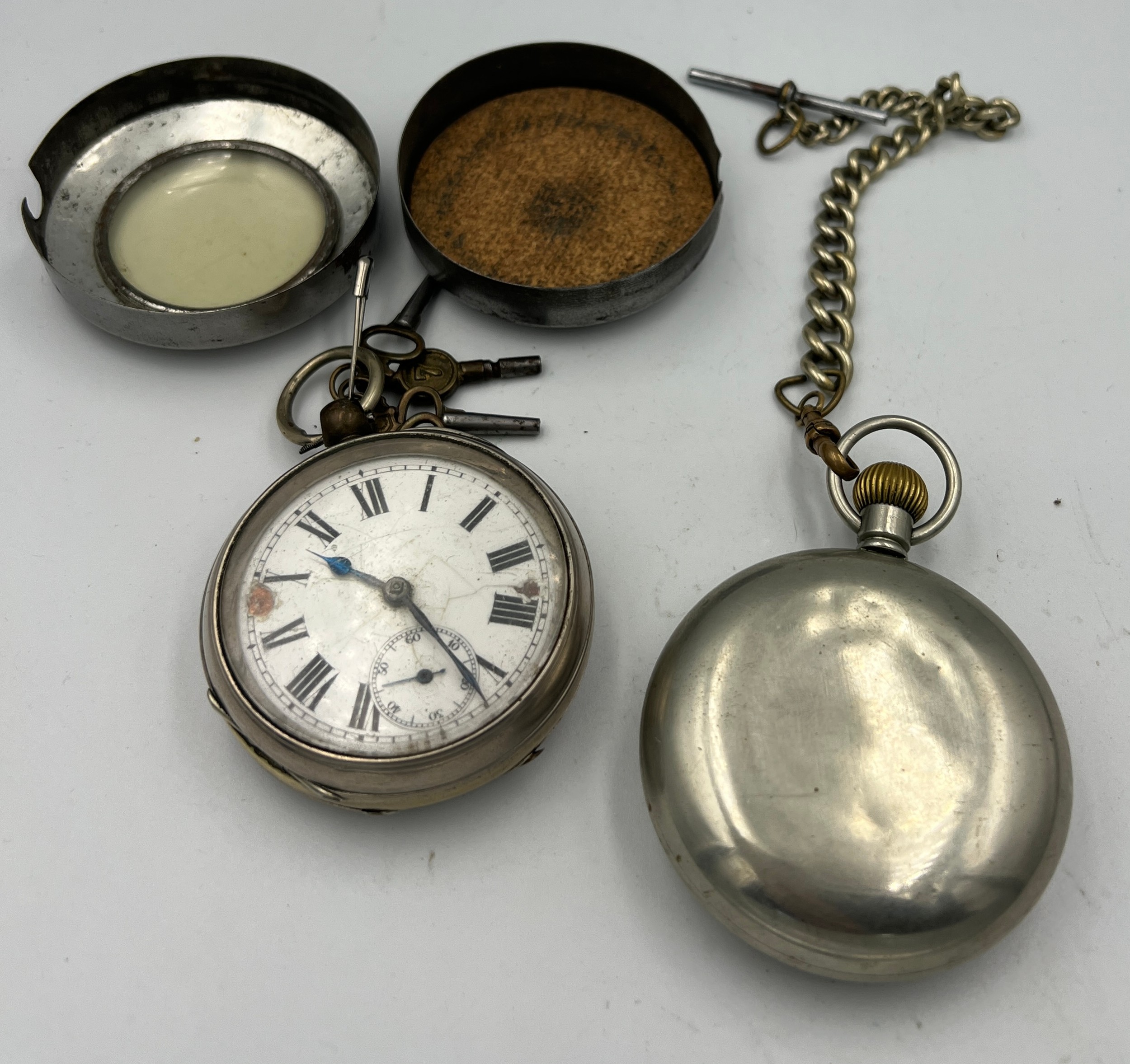 Two pocket watches to include military Zenith with chain and a metal cased watch. - Image 4 of 4