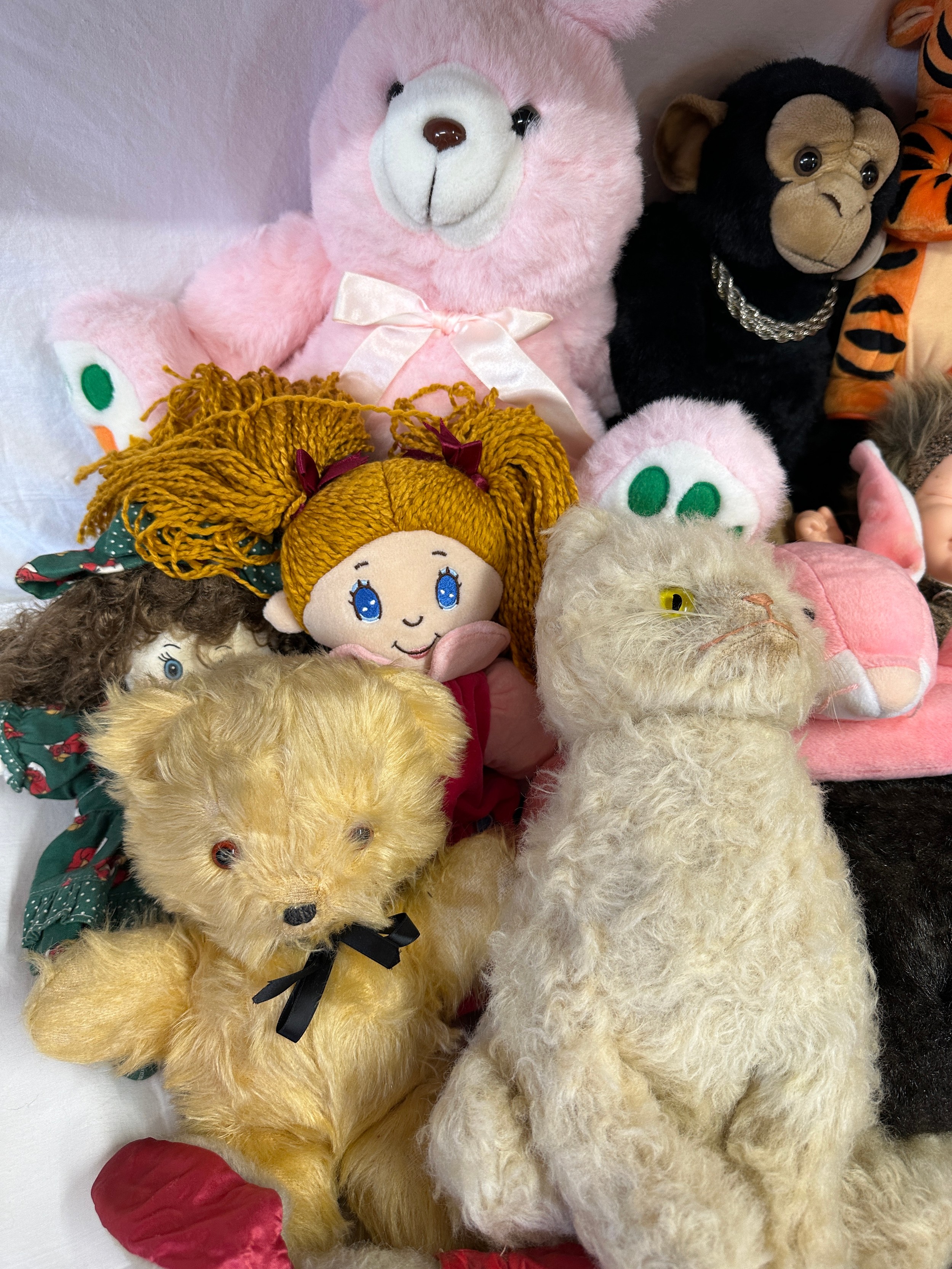 A collection of soft toys to include Keel, Brush a Love by Matchbox, Ty Beanie Babies, Anne - Bild 3 aus 8