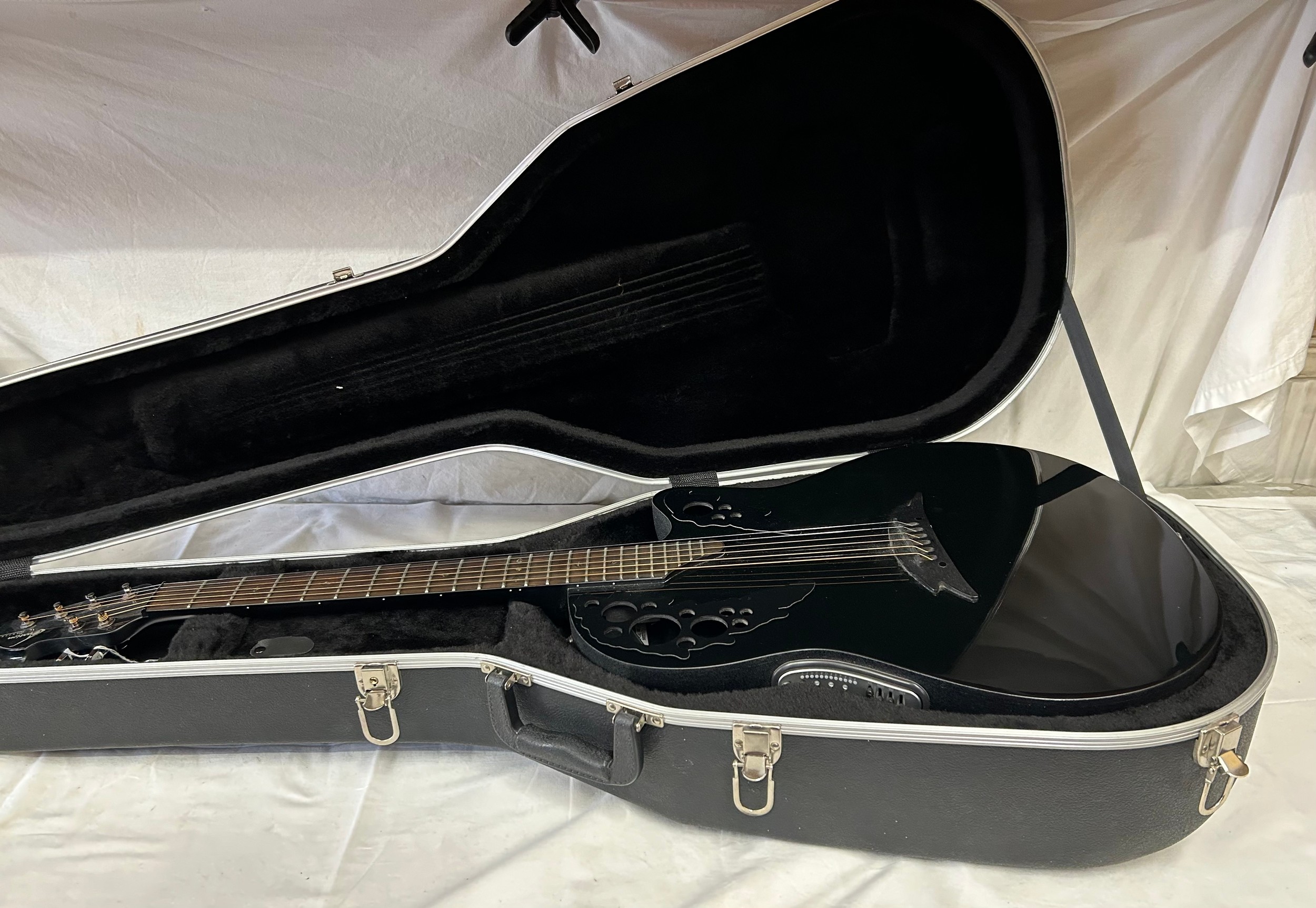 An Ovation Tangent T-257 electric guitar with an Ovation guitar case. - Image 8 of 8