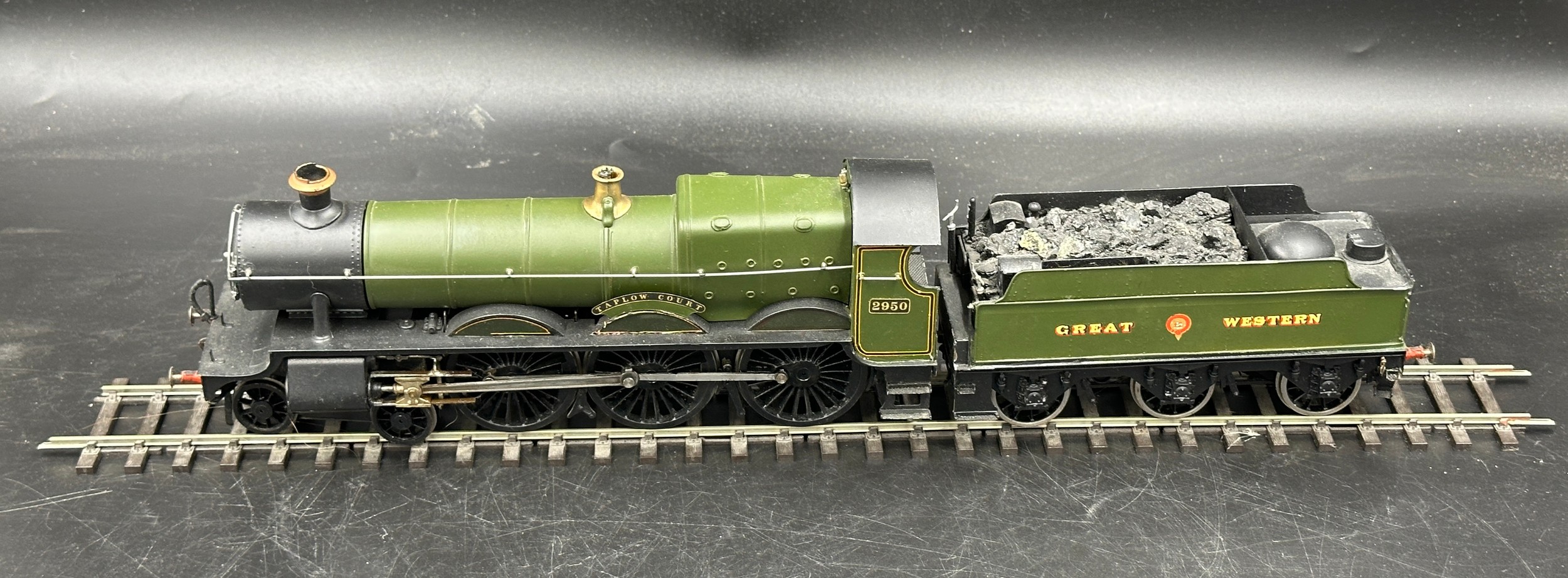 Taplow Court 2950 Great Western 0 gauge in 'Great Western' green with brass name and number plates - Image 2 of 16