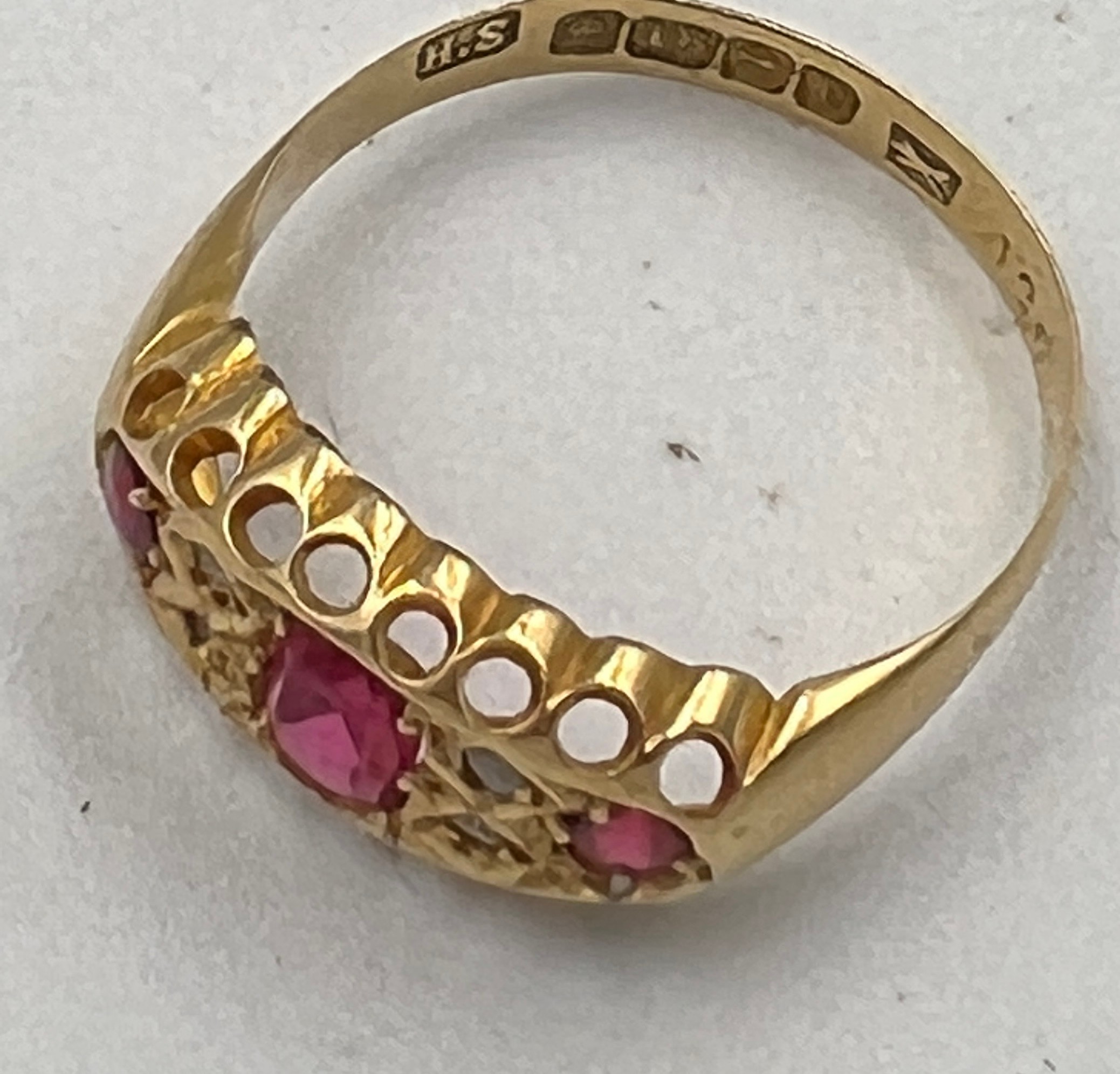 A 18 carat gold ring set with rubies and diamonds, Size L. Weight 1.7gm. - Bild 3 aus 3