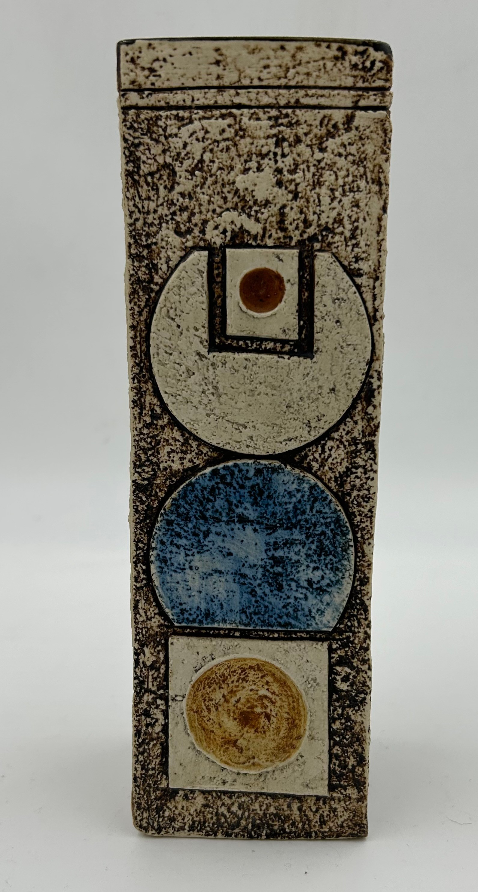 Troika pottery square vase with geometric decoration in brown and blue glazes marked Troika Cornwall - Image 3 of 5