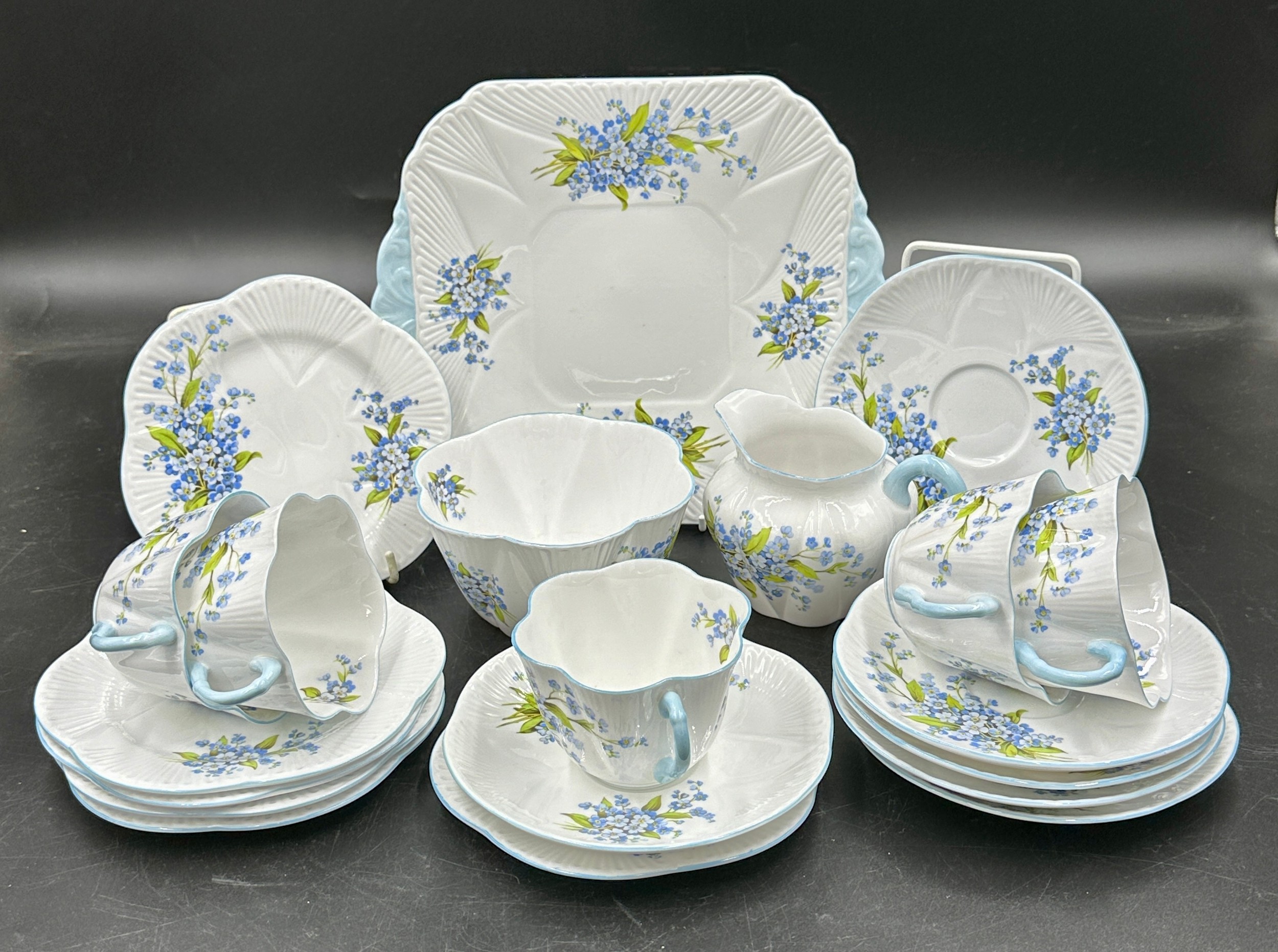 Shelley Forget-Me-Not pattern no. 2394 - twenty pieces to include 5 x cups, 6 x saucers, 6 x side