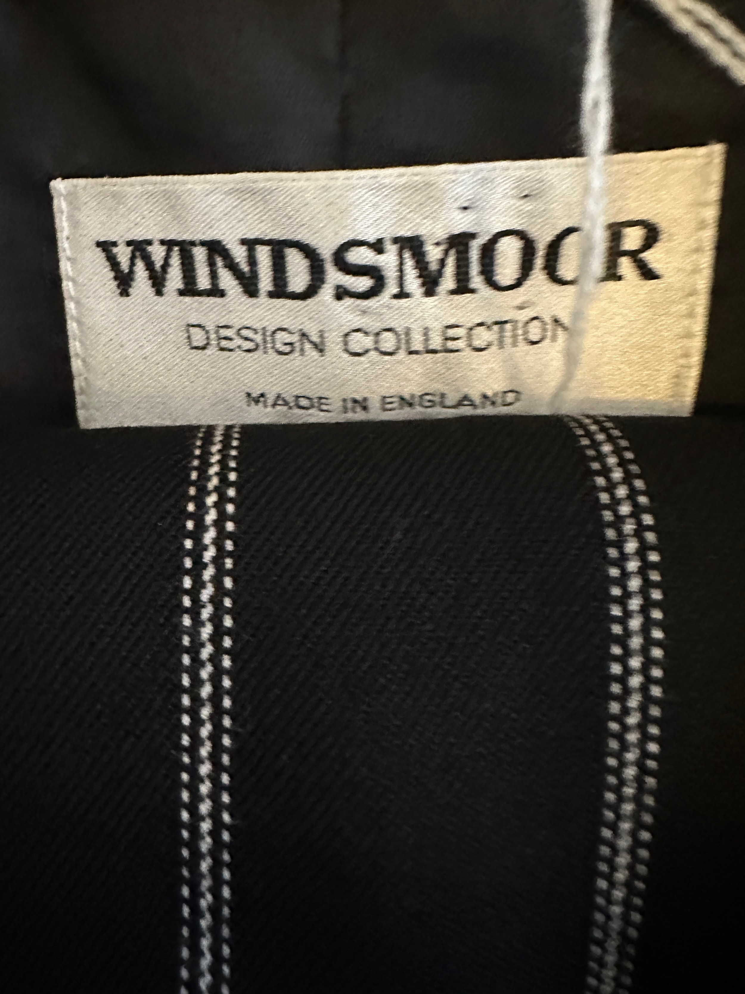 Vintage clothing to include an 80's Windsmoor pinstripe skirt suit size 14, a bubble stitch 50-60' - Image 13 of 14