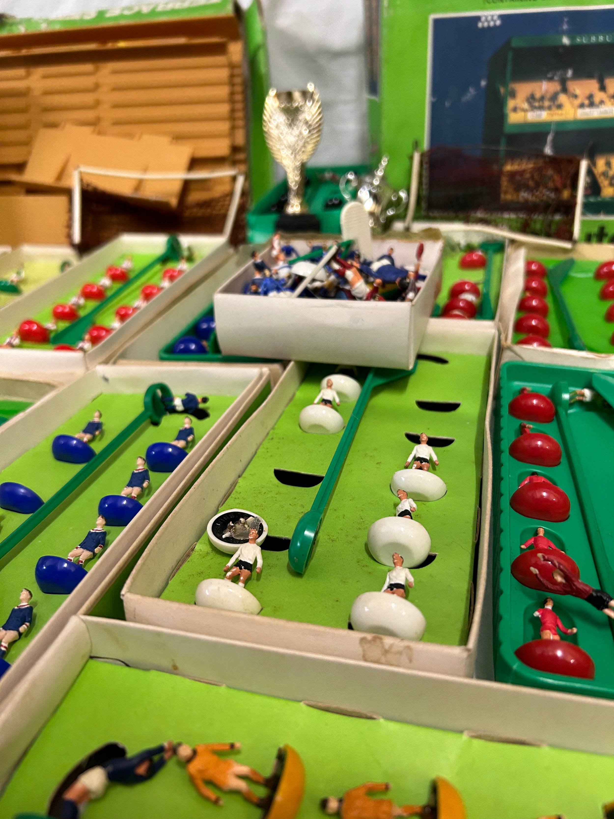 A collection of twenty-one vintage 00 scale Subbuteo teams comprising England, Crystal Palace, - Image 7 of 11