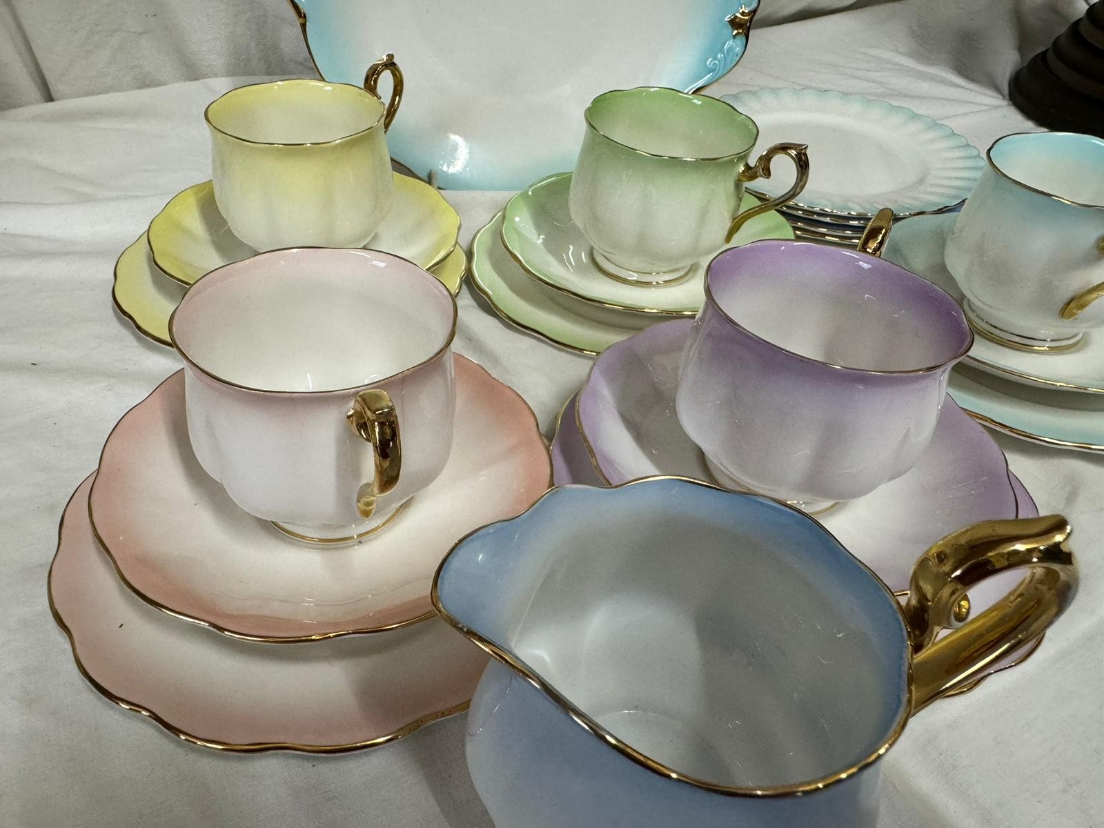 A miscellany of ceramics to include a part Royal Albert 'Rainbow' tea service, part Royal Albert ' - Image 5 of 7