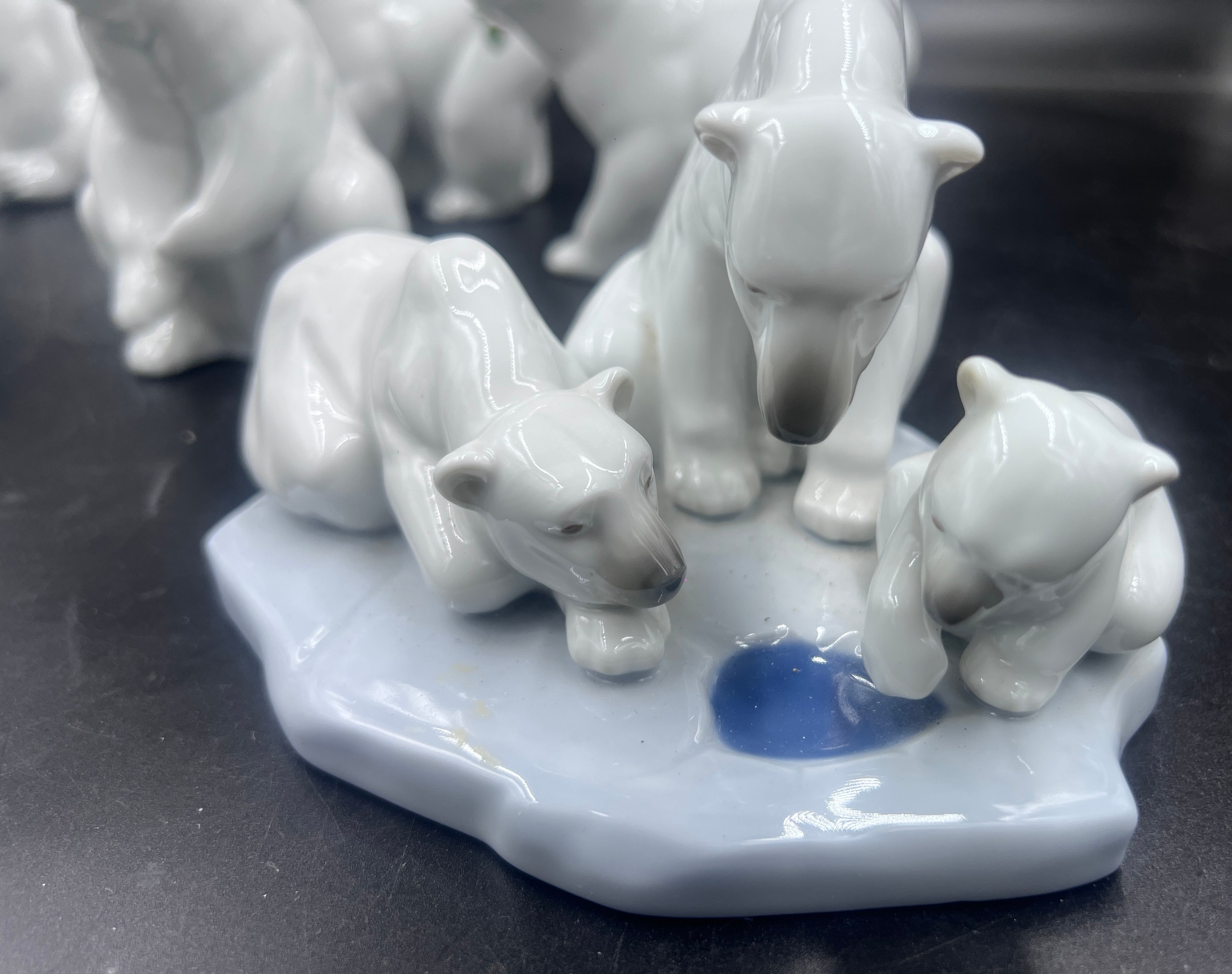 Boxed Lladro Polar Bears to include 1443 Bearly Love, 1207 Polar Bear, 1208 Polar Bear, 6355 Polar - Image 3 of 7