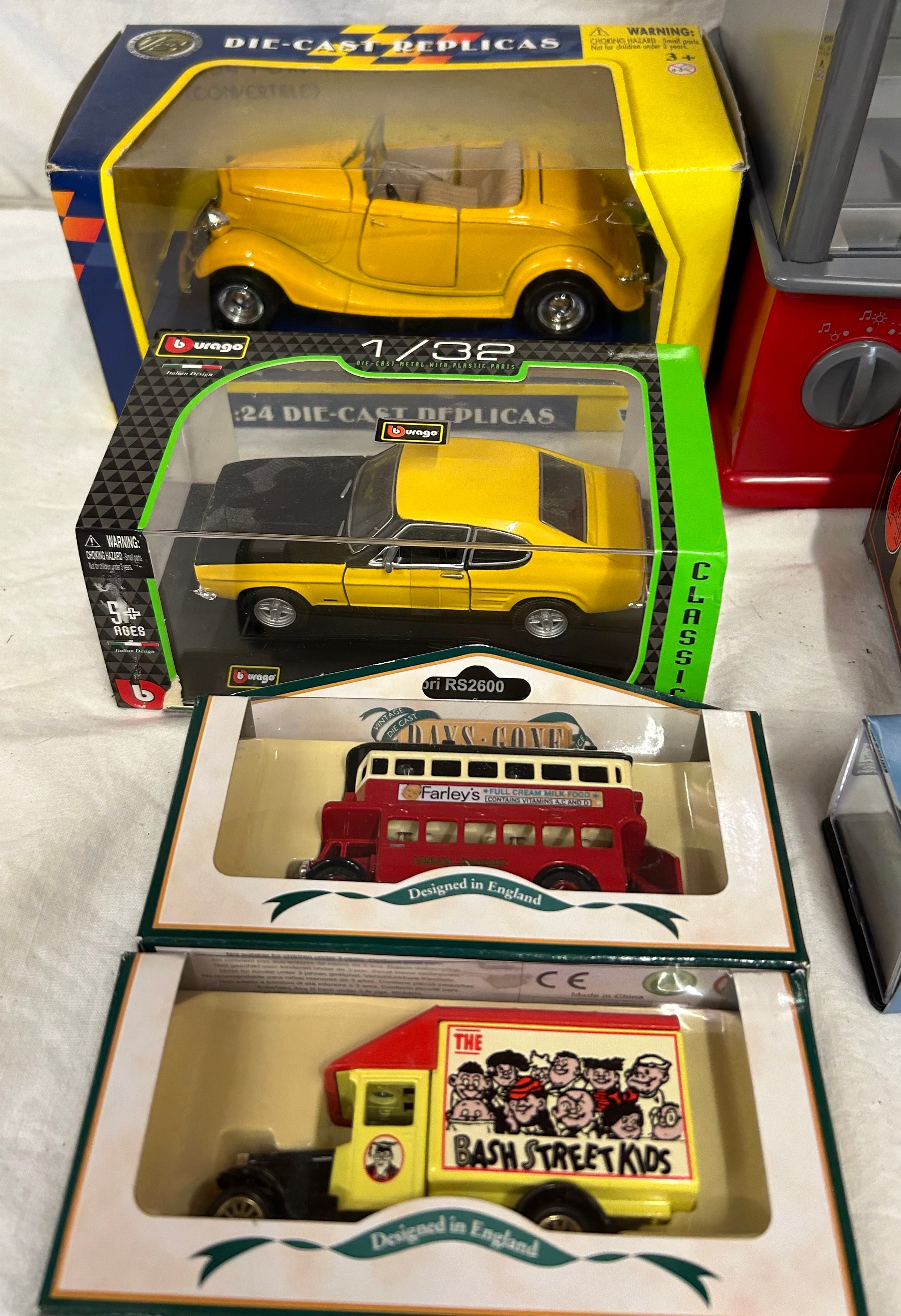 A collection of various die cast vehicles to include Corgi 18301 a Watts Bros of Beverley Bedford - Bild 7 aus 8