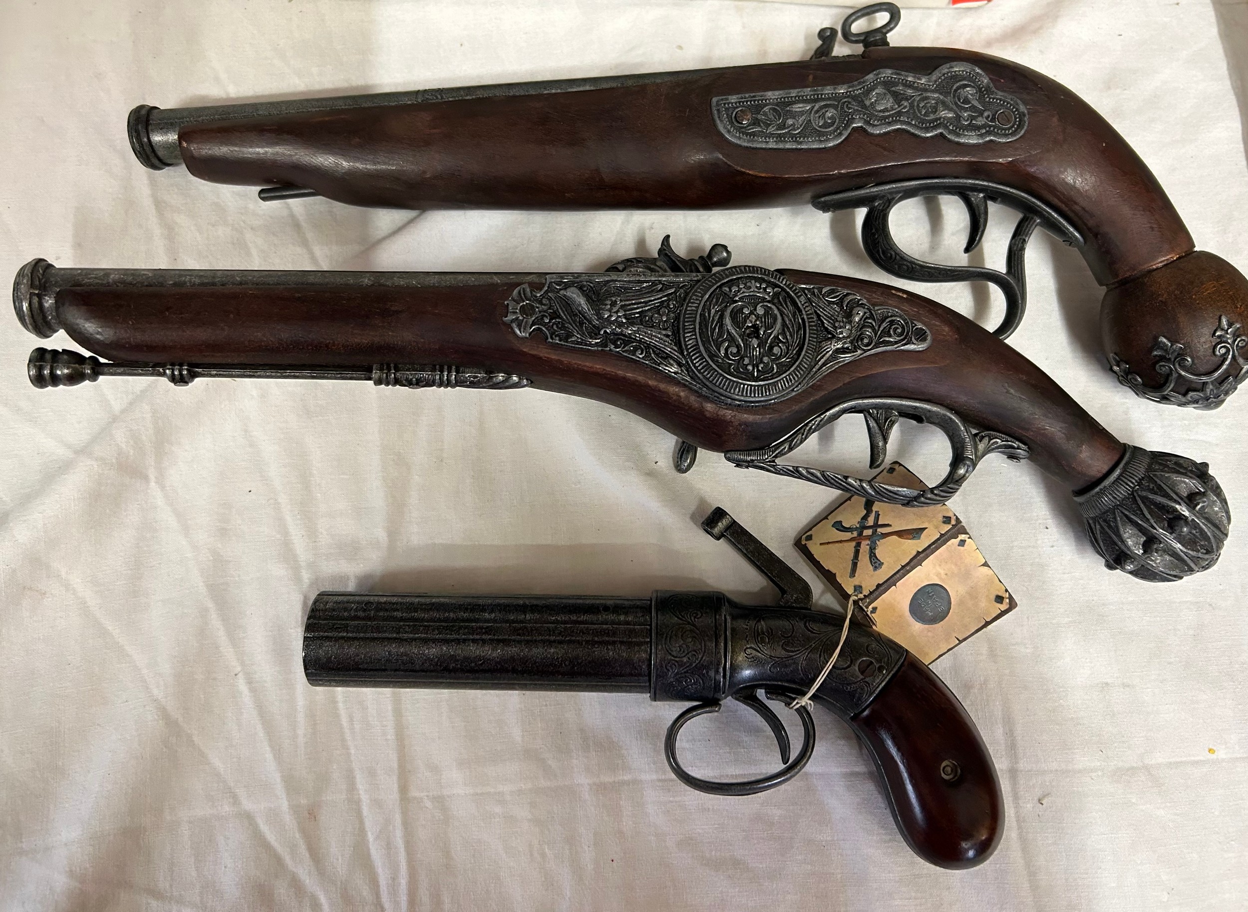 Three boxed antique pistol replicas, made in Spain. - Image 5 of 5