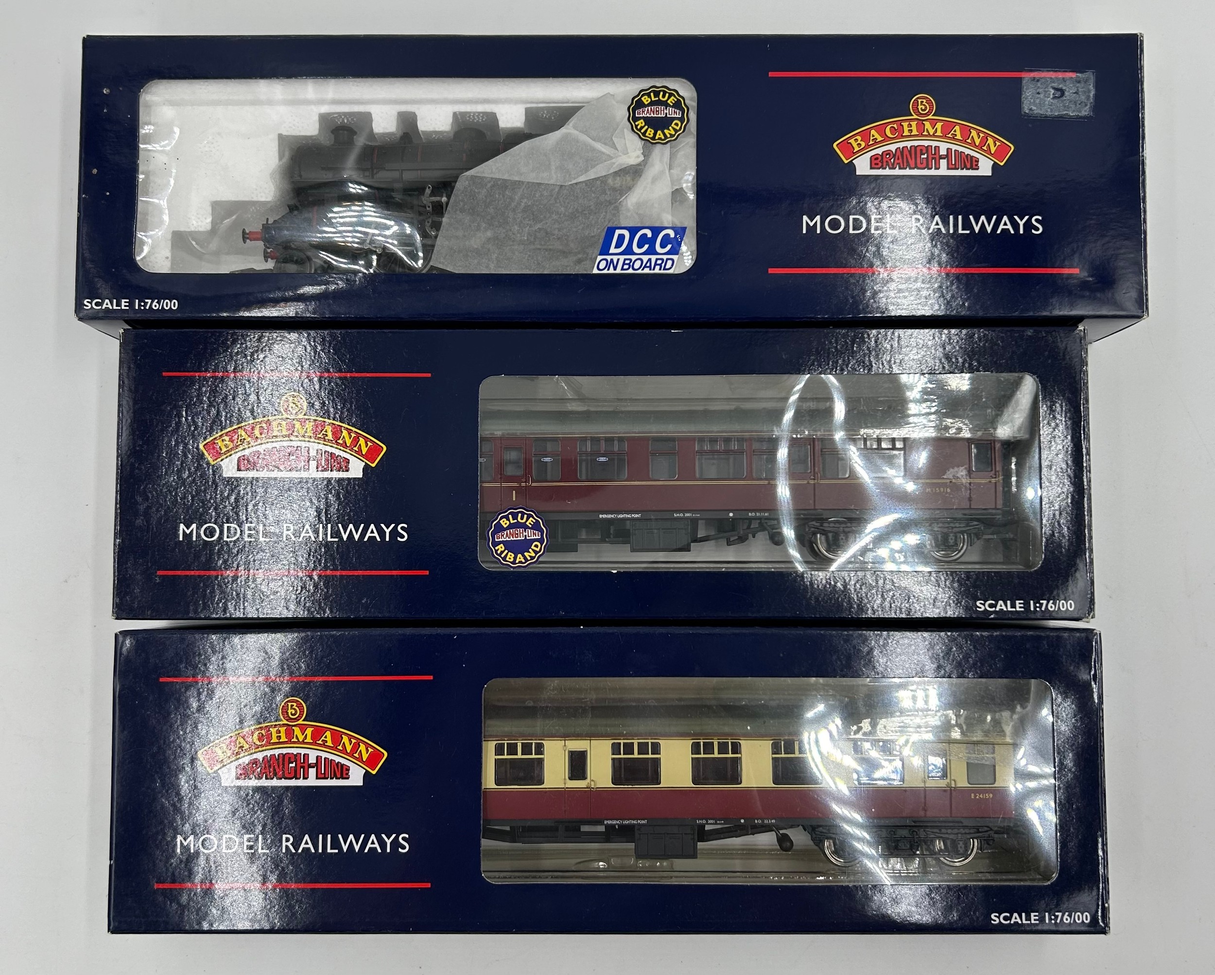 Six boxed Bachmann rolling stock carriages and a Locomotive OO gauge to include 39-077D BR mk1 bsk - Bild 4 aus 8