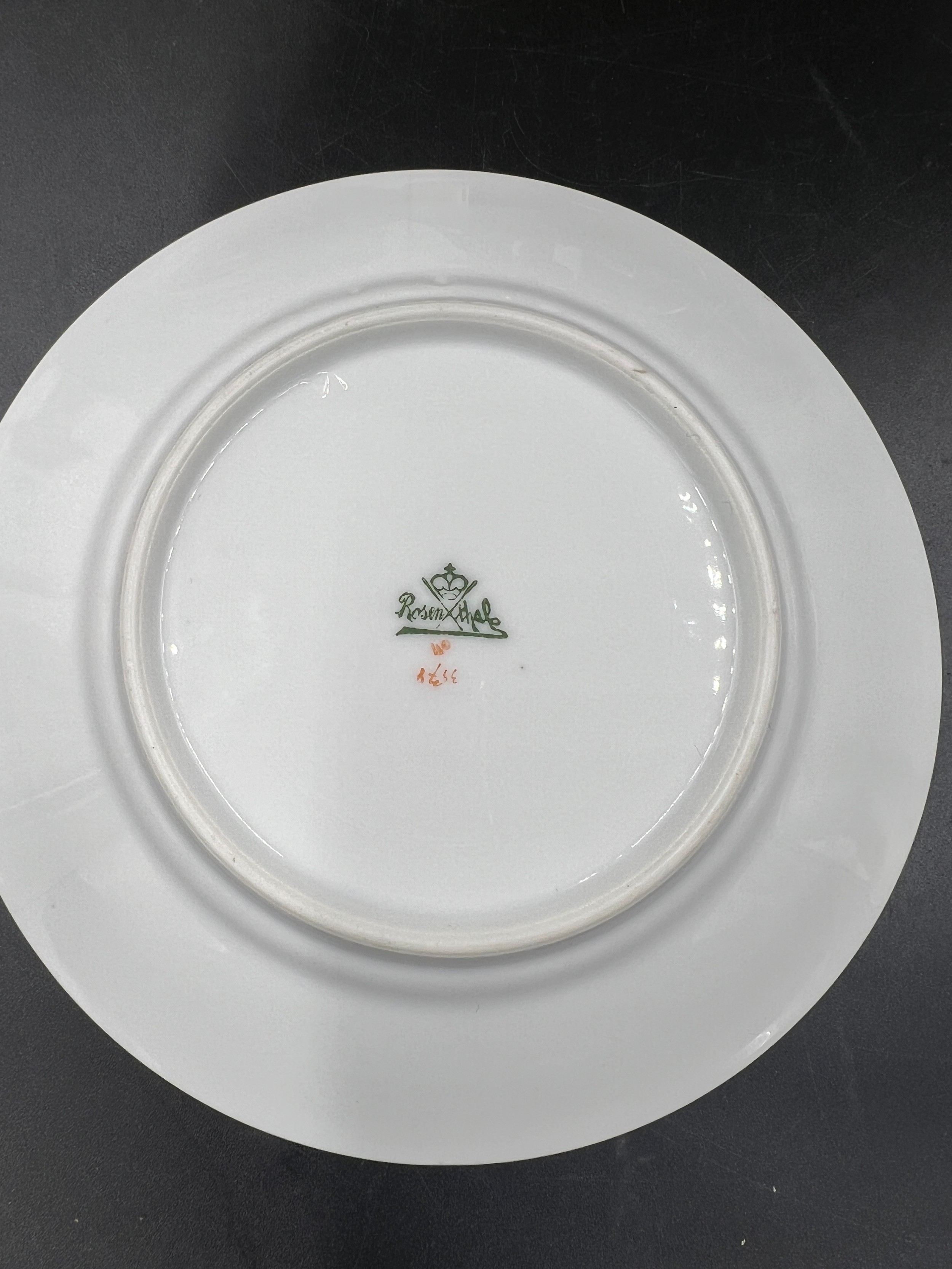 A composite set of white and gilt dinner service to include 6 Royal Worcester Viceroy bowls and - Image 5 of 7