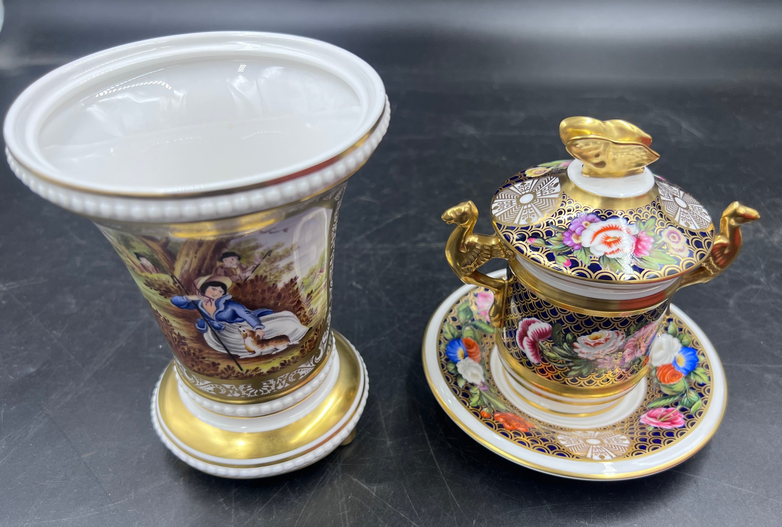 A boxed Spode Regency pattern chocolate pot with cover and saucer decorated with gilt griffin - Bild 2 aus 7