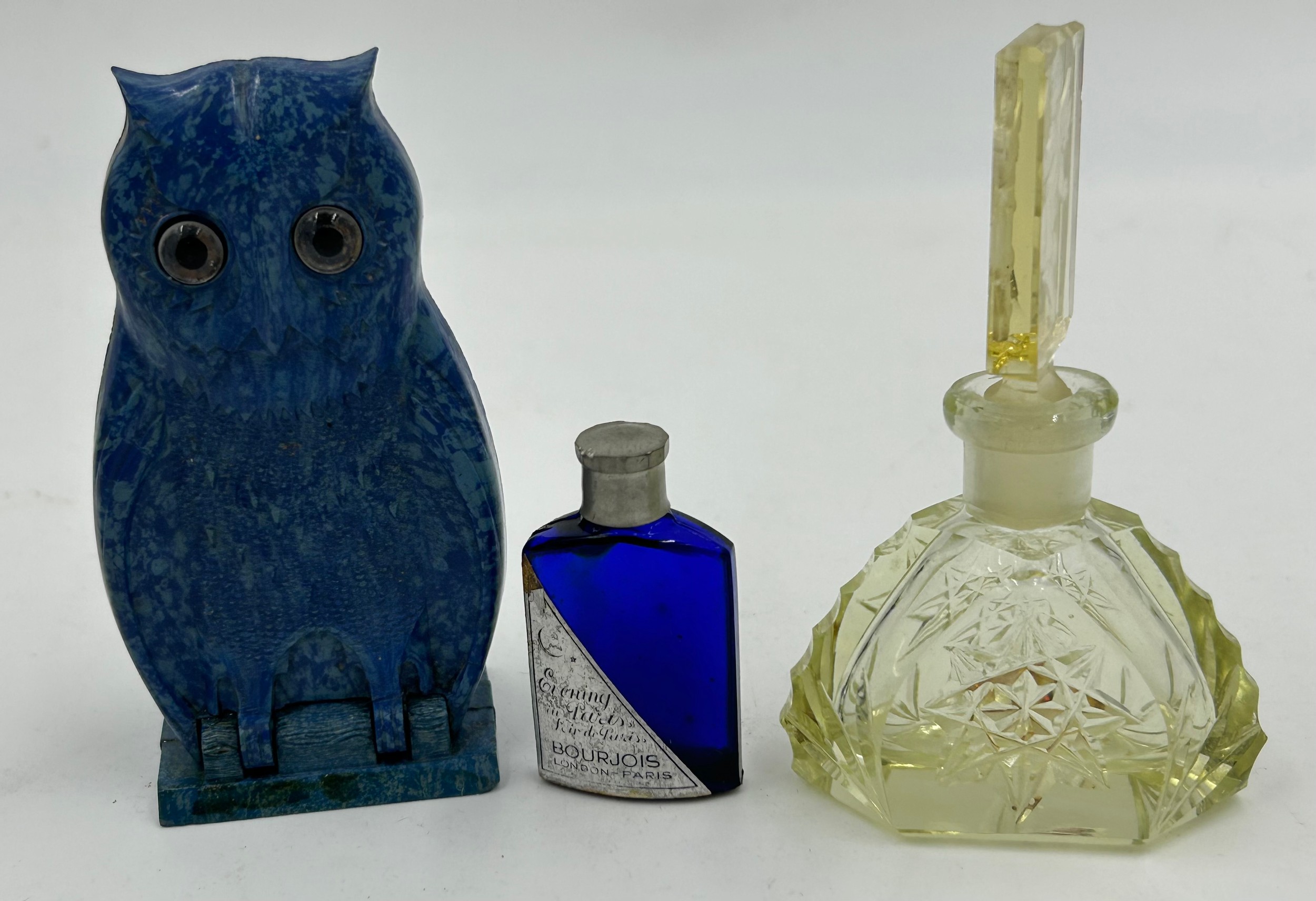A miscellany to include Dartington crystal heron and lion ornaments, a bullicante paperweight and - Image 5 of 11